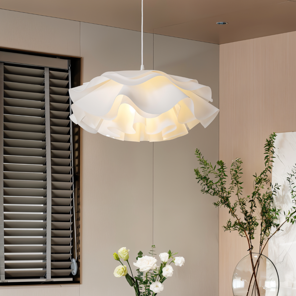Floria Taklampa – Elegant Lampa med Blombladsliknande Form Hemnix