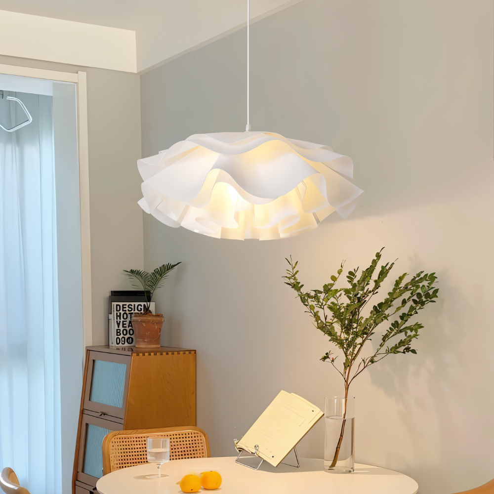 Floria Taklampa – Elegant Lampa med Blombladsliknande Form Hemnix