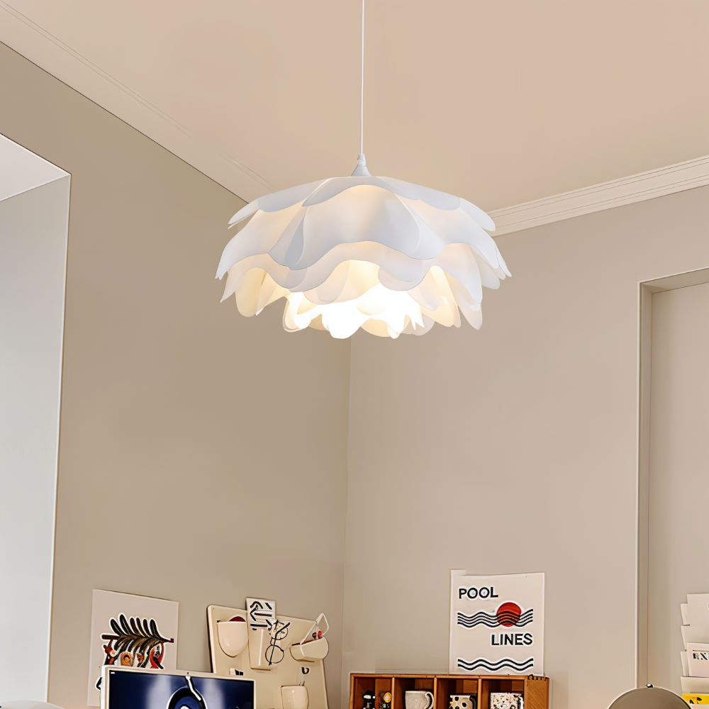 Floria Taklampa – Elegant Lampa med Blombladsliknande Form Hemnix