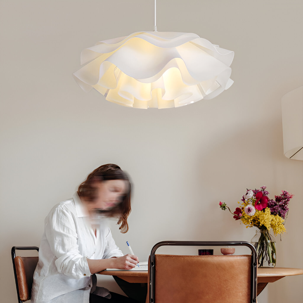 Floria Taklampa – Elegant Lampa med Blombladsliknande Form Hemnix