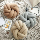 Cotton Knot Pillow - Bomullsknutkudde Carvallo