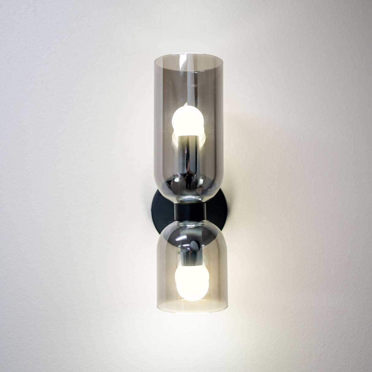 Magic In Milan Vägglampa Carvallo