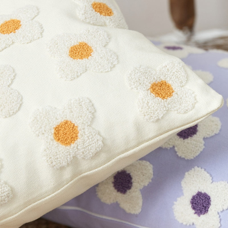 WhimsiCharm - Broderat kuddfodral med blommande tusensköna MILA Sverige