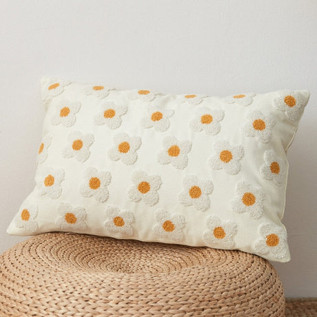 WhimsiCharm - Broderat kuddfodral med blommande tusensköna MILA Sverige