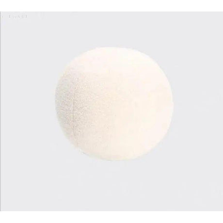 Farrah Kudd - Nordiskt Ball-Plush-Kudde Carvallo