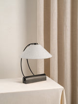 Deska Bronze Bordlampa | Elegant Arbetsbelysning | Rotationsdimmer | Linne Skärm | 15" Höjd | Brick by Brick Carvallo