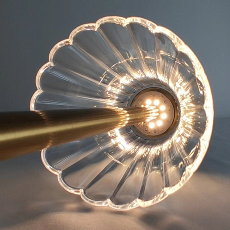 Elegant kristall-LED-bordslampa med mässingsfot – Vintage-inspirerad design Carvallo