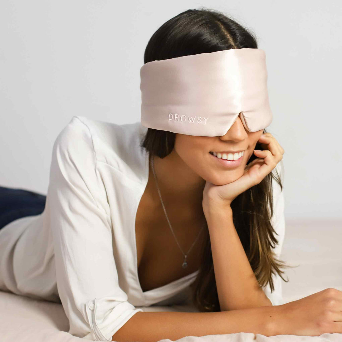 Premium sidensömnmask – Ultramjuk ljusblockerare MILA Sverige