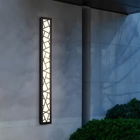 Utomhus Vattentät Vägglampa | 15.7–59 x 3.1 in | LED IP65 Lång Järn & Akryl Exteriör Armatur | Brick by Brick Carvallo