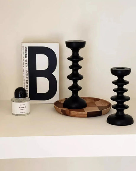 Carvallo Sculptor – Lyxig Träljushållare med Skulptural Elegans Carvallo