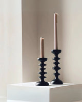 Carvallo Sculptor – Lyxig Träljushållare med Skulptural Elegans Carvallo