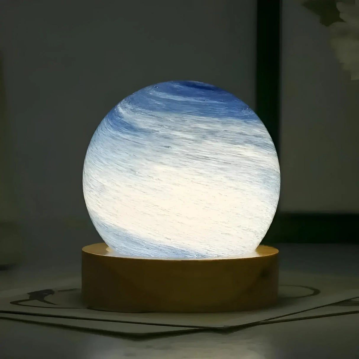 OrbitGlow - 3D Glas Mini Rymd Planeten Lampa för ditt hem Carvallo