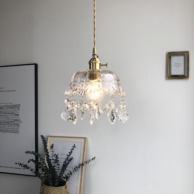 Finn Kristall Pendellampa - Elegant hängande lampa med transparenta kristaller, Högkvalitativ kvalitet, Stilfull belysning Carvallo