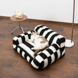 Modern konstfårskinn Pet-soffa med breda armstöd och avtagbart kuddöverdrag Carvallo