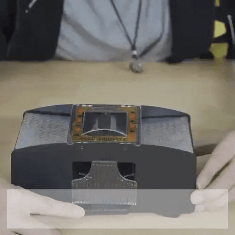 Luxora Automatisk Kortshufflare – Perfekt för 2-6 Kortlekar Batterifri Precision Carvallo