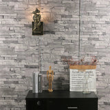 GoldenGaze - Modern Art Deco Vägglampa med Guld Ansiktsdesign Carvallo