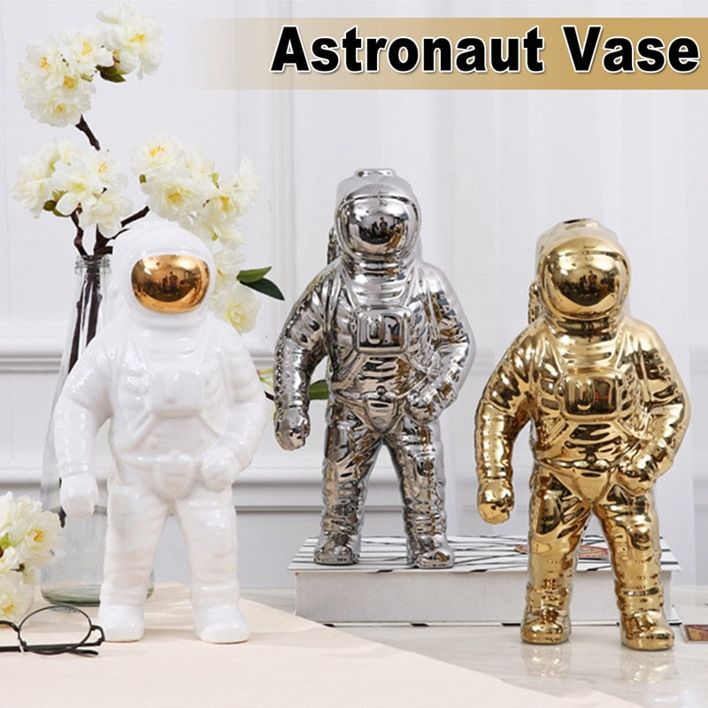 Guld Space Man Skulptur Astronaut Keramik Vas MILA Sverige