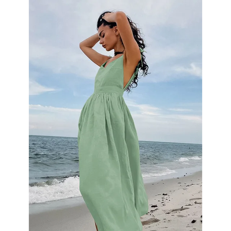 Jana Dress - Rygglös sommarklänning med justerbara axelremmar Carvallo