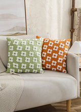 Carvallo – Broderad Ländkuddeöverdrag med Lekfulla Margueriter Carvallo