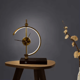 Luxora Återuppladdningsbar Lampa Klocka – Qi Trådlös Laddare, LED Skrivbord Accent Carvallo