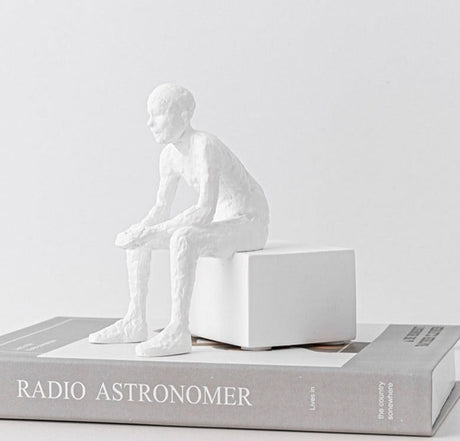 Modern Abstrakt Sittande Skulptur för Konstnärlig Heminredning Carvallo