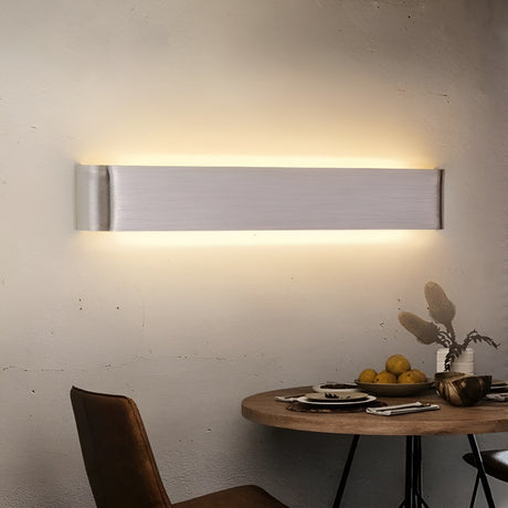 SleekShine Light - Modern LED Vägglampa av Metall Carvallo