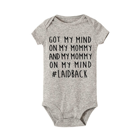 Jag tänker på min mamma Onesie-Kids-Hemnix-Grå med svart text-0-3M-Hemnix