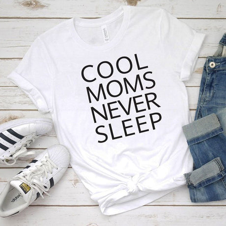 Coola mammor sover aldrig Tee-Clothes for women-Hemnix-Vit-S-Hemnix