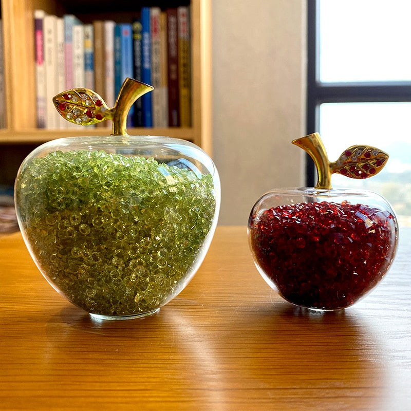 ÉclatLuxe – Handgjord Kristalläpple Figur med Tidlös Elegans Carvallo