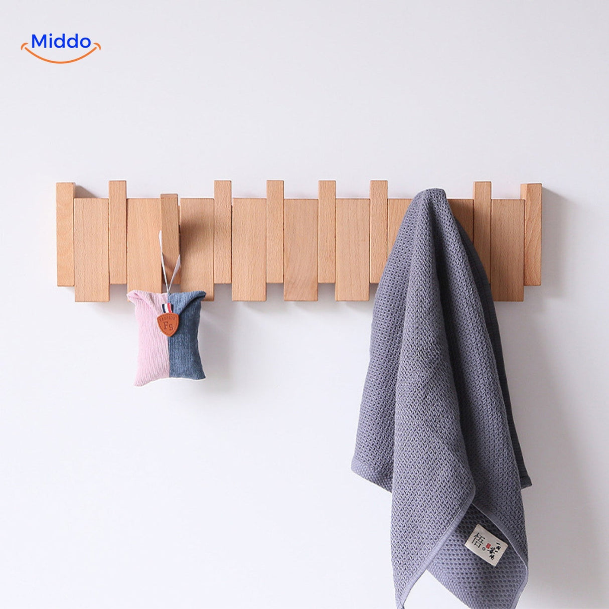 Handgjord Piano Coatrack | Lyxig träcoatrack i pianoform MILA Sverige