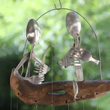 Fiskarvindklocka – Skulptur i återvunnen metall för fiskträdgård MILA Sverige