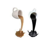 MugSplass Skulptur – Svävande kaffekoppar-konst Carvallo