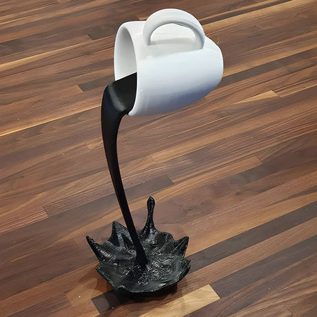 MugSplass Skulptur – Svävande kaffekoppar-konst Carvallo