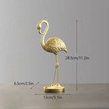 Lyxig gyllene flamingoskulptur - Elegant tropisk fågelstaty för modern heminredning MILA Sverige