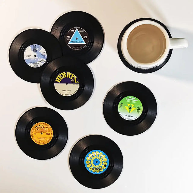Retro Vinyl Coasters Set - Skydda din möbel med musikalisk stil Carvallo