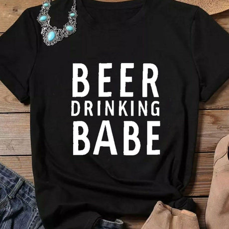 Öl drickande Babe Tee-Clothes for women-Hemnix-Svart-S-Hemnix