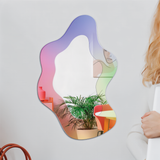 ReflectaForm – Geometrisk spegel med modern layout och konstnärliga vinklar Carvallo