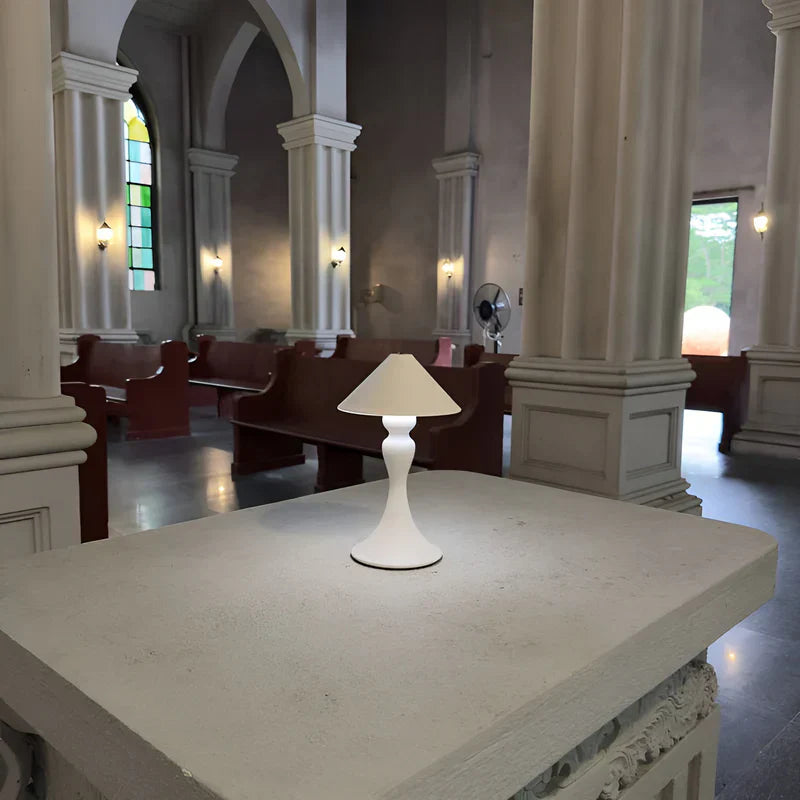 RetroLite – Trådlös bordslampa med justerbar ljusstyrka och böjd design Carvallo