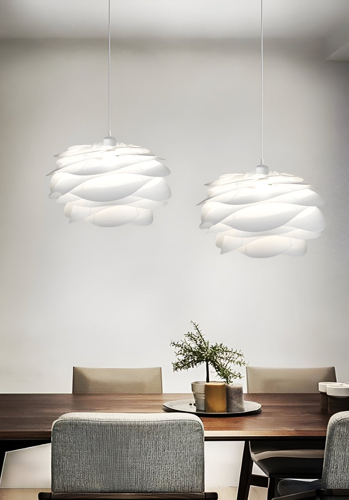 Aurora Taklampa – Stilren PVC Pendel i Blomdesign Hemnix
