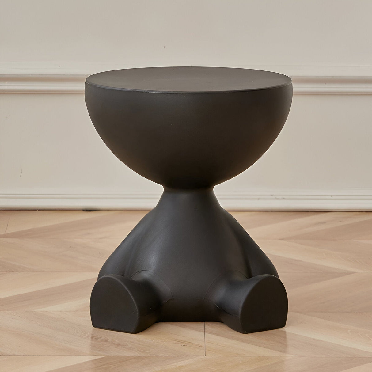 Modernt runt soffbord – Elegant mittpunkt i vardagsrummet med klassisk design MILA Sverige