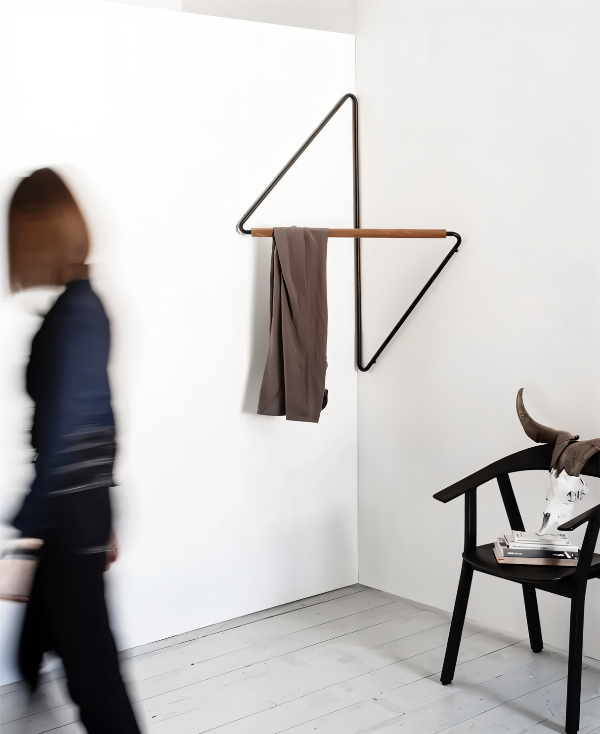 Modern geometrisk metallklädhängare – snygg och mångsidig förvaringslösning MILA Sverige