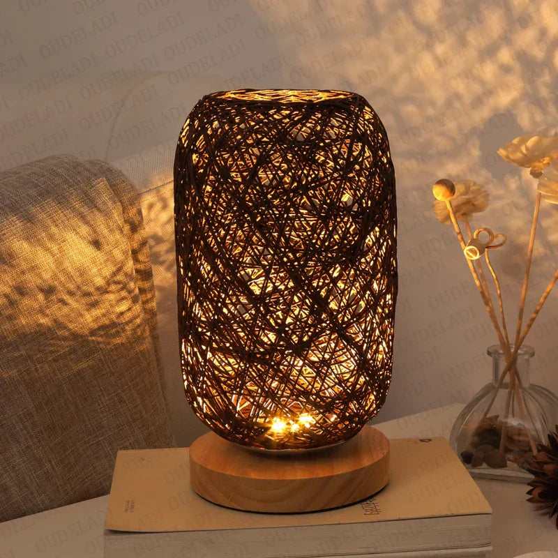RusticGlow - Träbordslampa med repdesign – Handgjord LED-dekorativ lampa Carvallo