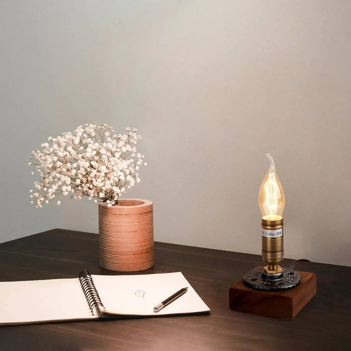 RetroWood - Träbordslampa i Vintage Industriell Stil Carvallo