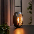 Vintage-stil bordslampa i metall med elegant svart nickel-finish – finns i liten, medel och stor Carvallo