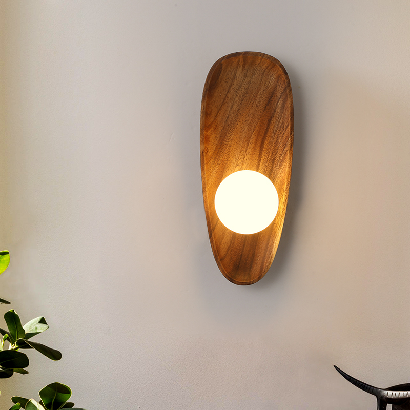 WoodGlo – Minimalistisk V�gglampa i Massivt Trä med LED-belysning Carvallo