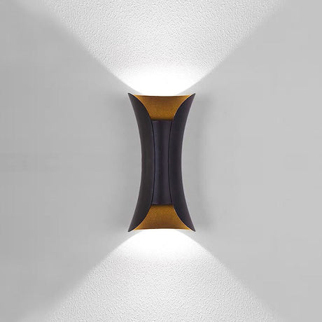 Vattentät LED Vägglampa | 7.9–11.8 x 3.9–4.7 tum | Aluminium & Glas | IP65 Klassad Modern Utomhusbelysning | Brick by Brick Carvallo