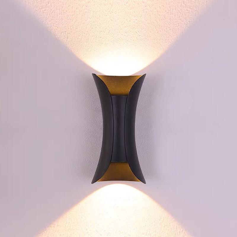 Vattentät LED Vägglampa | 7.9–11.8 x 3.9–4.7 tum | Aluminium & Glas | IP65 Klassad Modern Utomhusbelysning | Brick by Brick Carvallo