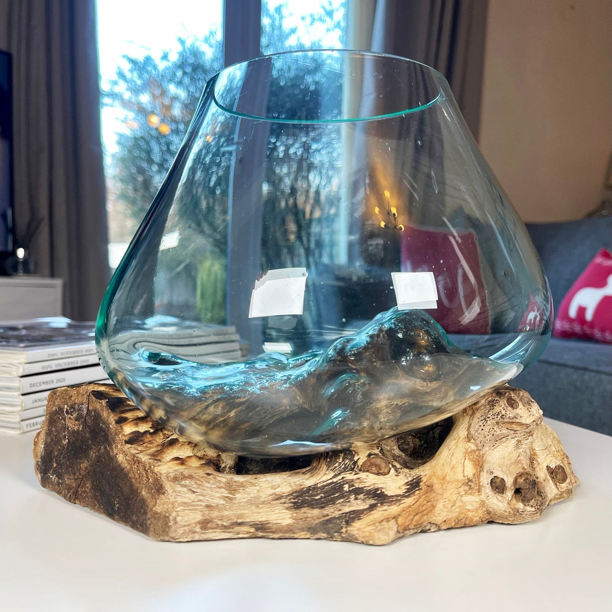 RootBowl - Rotbas i hantverksmässig teak med elegant iögonfallande skål i smält glas MILA Sverige