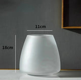 Kaffeefärgad glasvas med frostad yta – Nordic Light lyxstil för din dekoration Carvallo