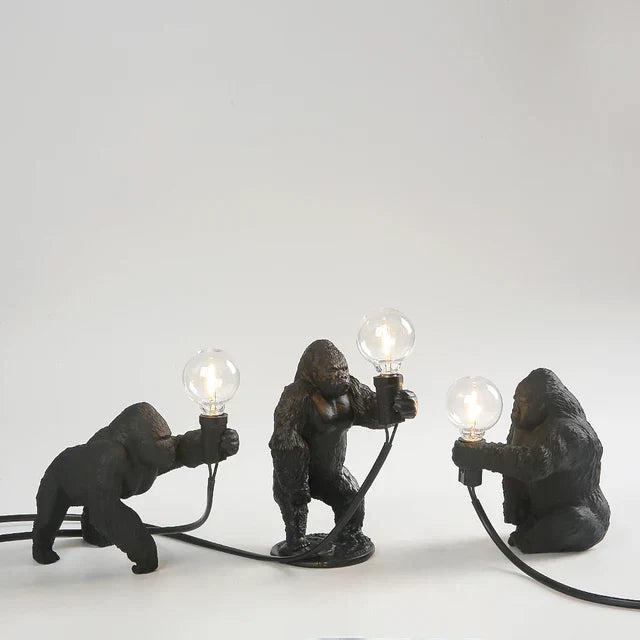 GorillaLux - Unik Gorilla Bordslampa | Modern Djurarmatur med Varm LED Belysning Carvallo